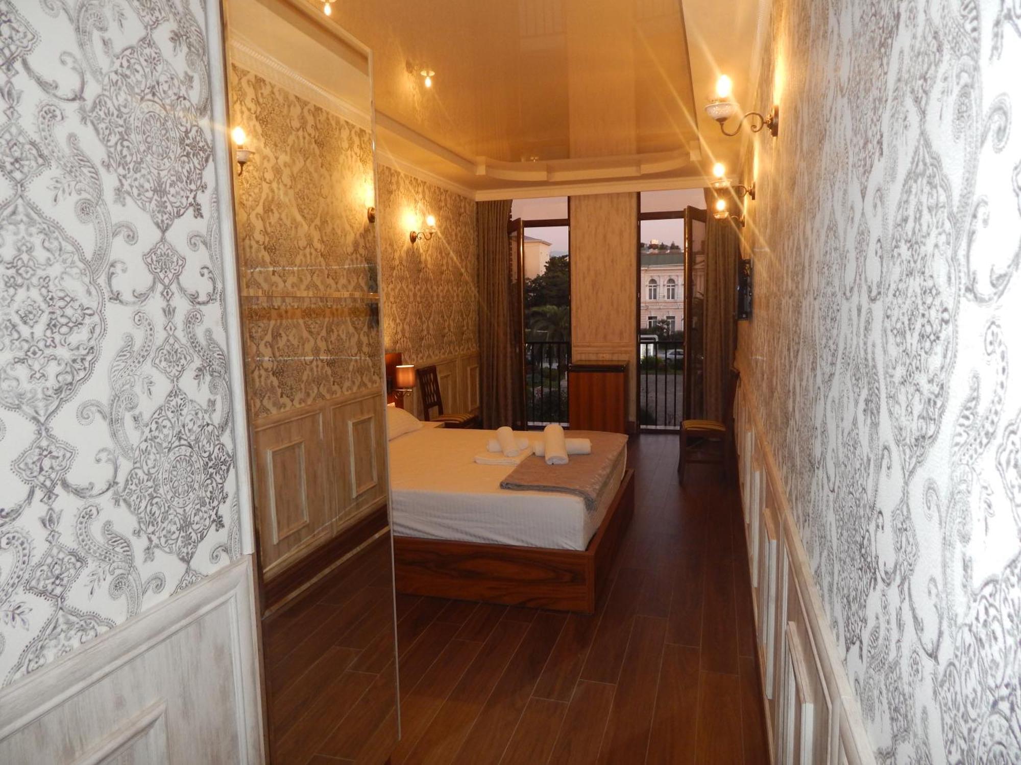 Melini Boutique Hotel Batumi Exteriör bild