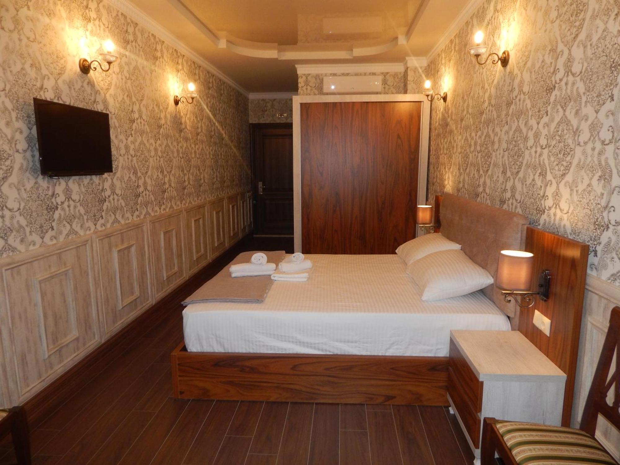 Melini Boutique Hotel Batumi Exteriör bild